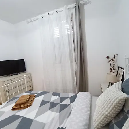 Rum i privatbostad Cosy Au Coeur Du Village